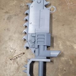 334909182_914462536546340_4457222464268465296_n.jpg STL-Datei Weltraum Orc Choppa Schwert・Design für 3D-Drucker zum herunterladen