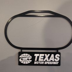 PXL_20240106_003854232.jpg Plano del circuito Texas Motor Speedway con placa identificativa