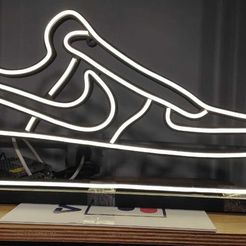 WhatsApp-Image-2023-10-21-at-15.20.04.jpeg Nike neon led