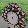Clock-2.jpg Tree clock with places for names...