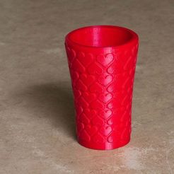 IMG_8440_heart_vase.jpg Free STL file Valentine Vase・3D printable model to download