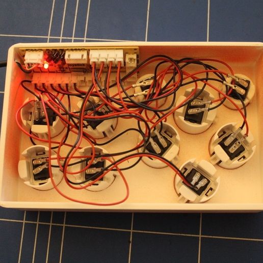d09f34a56642c200639d79758aeeacee_display_large.JPG Arcade/Macro Controller (+Build Guide)