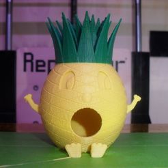 PineappleMan5_display_large.jpg Free STL file Pineapple-man Birdhouse・Object to download and to 3D print