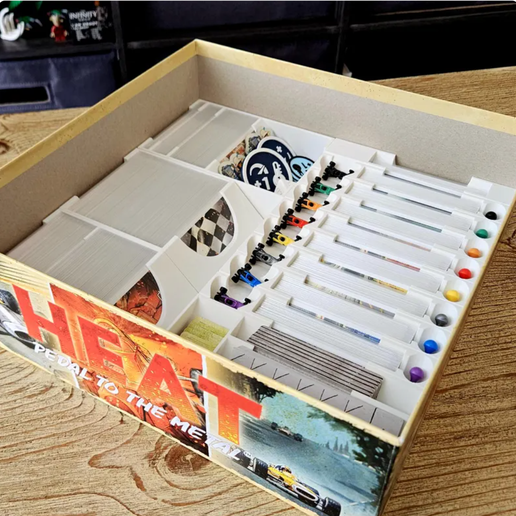 card sleeves for heat pedal to the metal ➕ HEAT: Insert - Base Game plus 2 Expansions (Heavy Rain and Tunnel Vision) You can rest assured that your Heat Heat: Pedal to the Metal