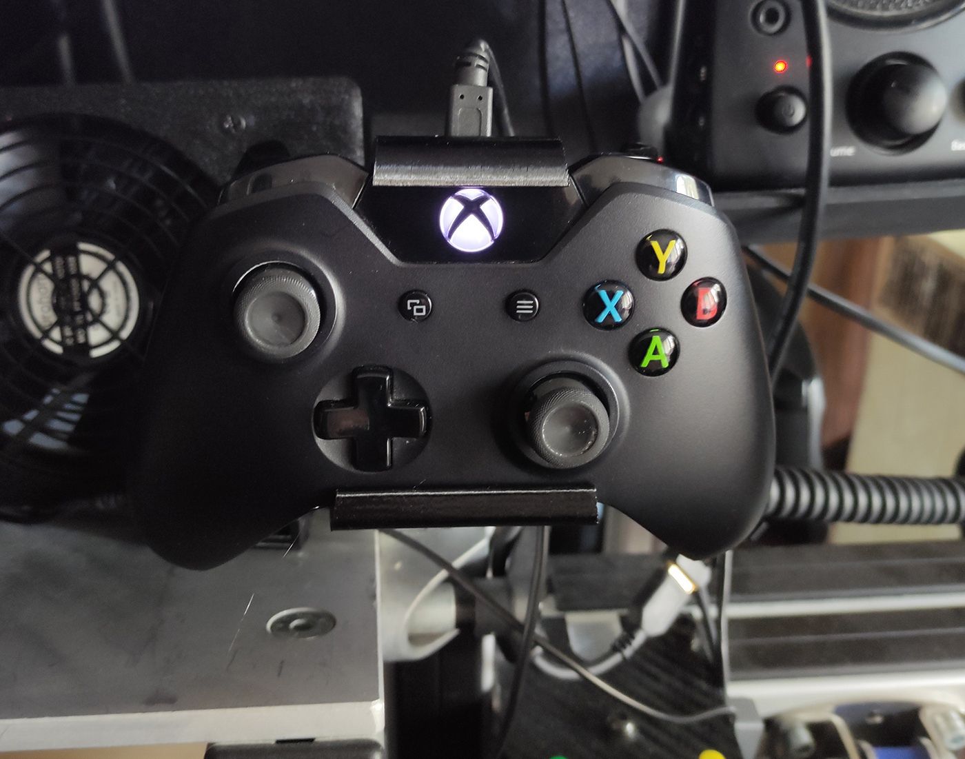 STL file XBox One Controller Buttonbox for Sim Racing Aluminium profile