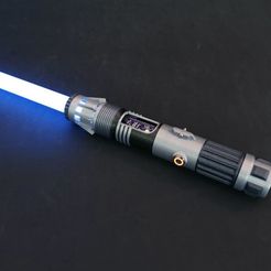 725ce138789fb76293f7604e14eeec18_display_large.jpg PropMaker LightSaber