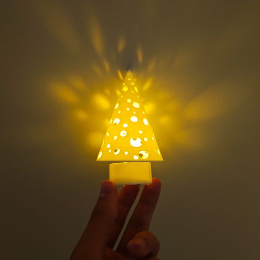 1730967318964.jpg Christmas tree candles (cones)