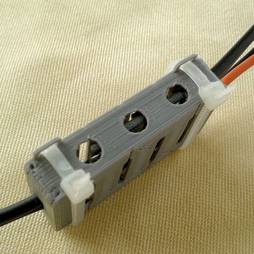 cajaPAM8403_07.jpg Box for amplifier PAM8403