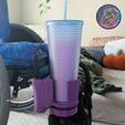 461764198_545677454671894_7649494494699568678_n.jpg Taza para silla de ruedas + soporte para teléfono