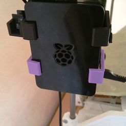 rasp.jpg support rasp pi2 avec support SD et porte spatule.