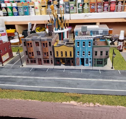Right-Half-Smaller.jpg Magasin d'occasion "N Scale