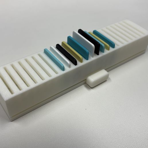 Filament swatch display custom 3D model