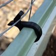 ce85c521-f612-4657-98e4-2bfed4e02820.jpg Clip for fencing on garden raised bed