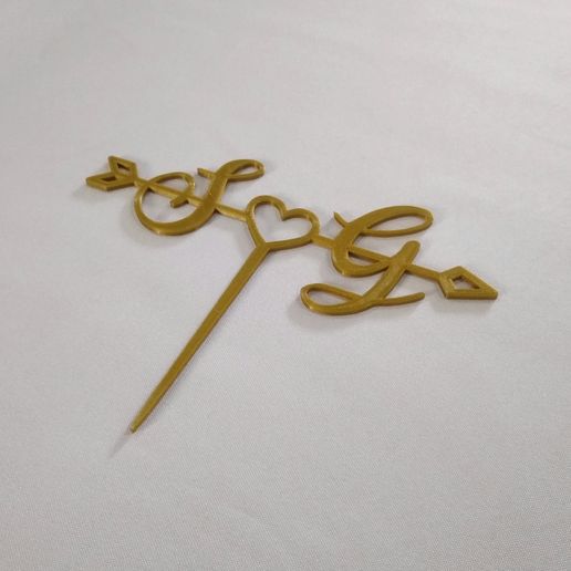 Topper-casamiento-iniciales-corazon.jpeg Topper de mariage Flèche de mariage Coeur Initiales