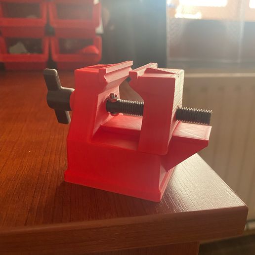 image0.jpeg Mini Vise - easy print