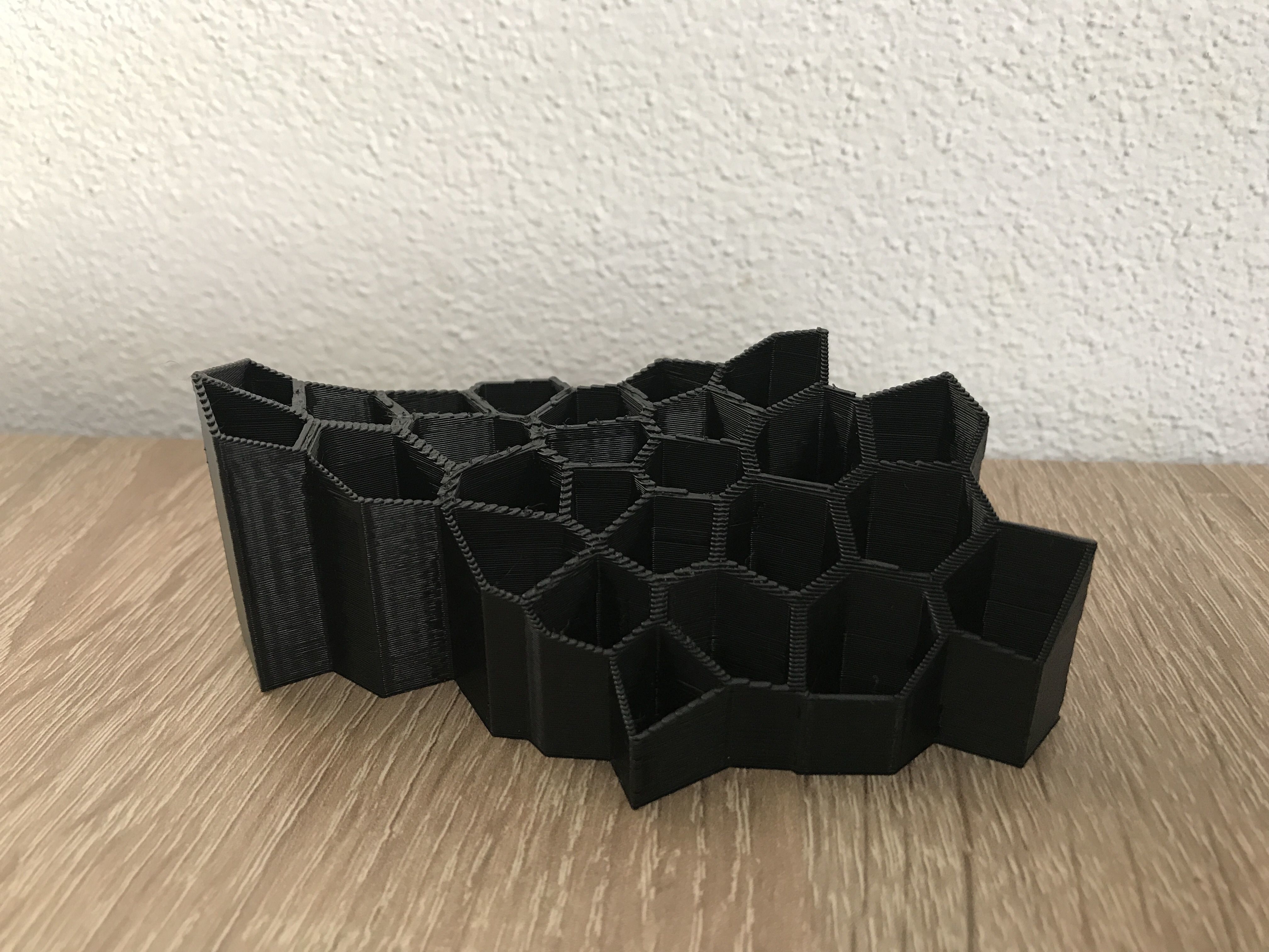 geometric-pencil-holder-voronoi2.jpg Télécharger fichier 3MF Porte-stylo Voronoi • Design à imprimer en 3D, mithreed