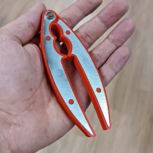 1730711933819.jpg will crack nuts