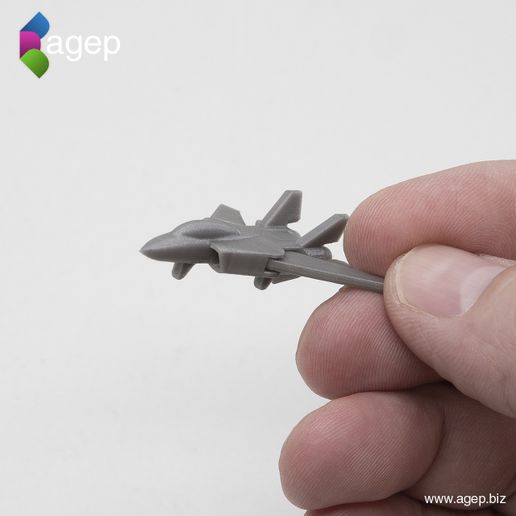 jet_fighter_instagram_02.jpg Surprise Egg #6 - Tiny Jet Fighter