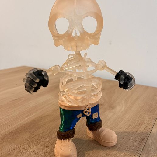 bf7f1b9b-ff15-4f3c-a7e8-95194b385fd6.jpeg Скелет свиты [из изображения, сгенерированного искусственным интеллектом]