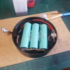 20180225_123241.jpg Archivo 3D gratis Batería para Google Home Mini・Plan imprimible en 3D para descargar