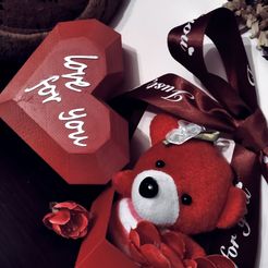 1644764369058.jpg Gift box