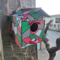 Birdhouse with drawer