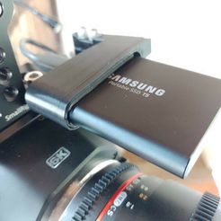IMG_20221003_143930.jpg Samsung ssd t5 black magic pocket cinema camera smallRig