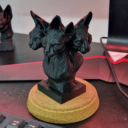 20251022_205135.jpg Three Headed Cat Gothic Bust