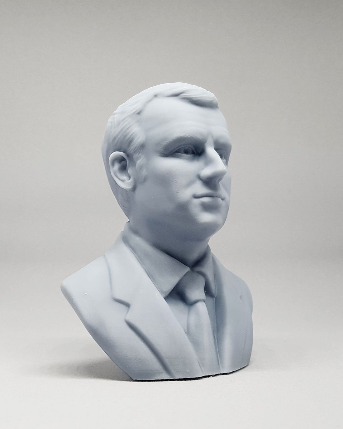 12.jpg STL file Emmanuel Macron 3D print model・Design to download and 3D print, sangho