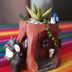 IMG_20210529_153429.jpg STL file Totoro Treehouse flower pot / Organizer・Design to download and 3D print