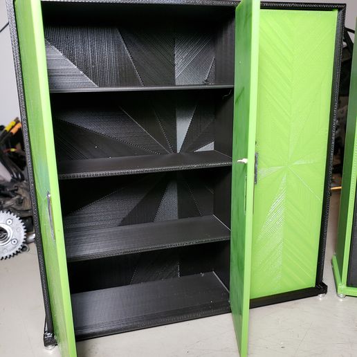 20210629_191725.jpg 1/10 scale Single Door Shop/Garage Cabinet