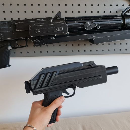 🔫 DC17 blaster for AAP01・ STL File for ・Cults