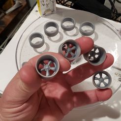 Roues DEEP Torq avec pneus avant et arrière pour RC et Diecast !