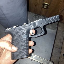 Glock 19 / P80 PF940C DIAMOND Embossed