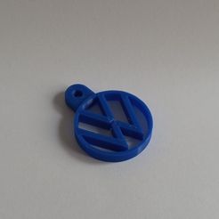 IMG_20230604_115055.jpg Fichier STL porte-clés avec logo volkswagen・Design à télécharger et à imprimer en 3D