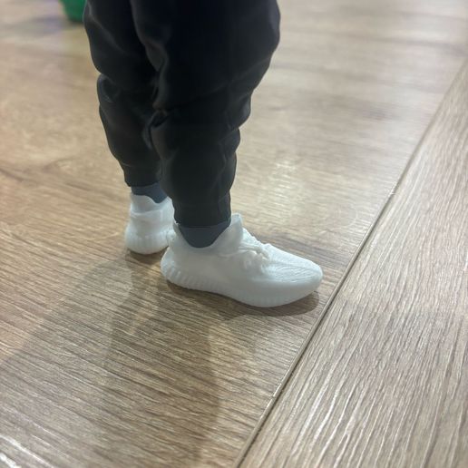 WhatsApp-Image-2025-02-21-at-21.39.22-3.jpeg Bundle Jordan travis Yeezy for Bugs Bunny