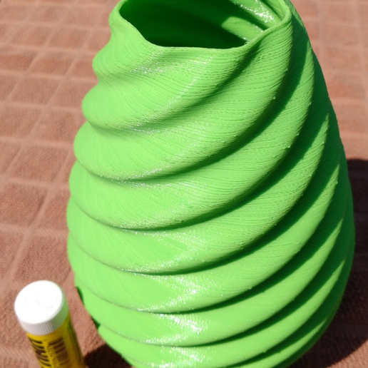 SIngleTwistVase1