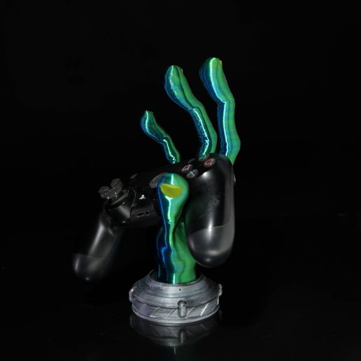 DSC02093.jpg 4-Finger Alien Hand Controller Holder