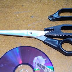 20181012_210326.jpg Scissors repair  (reparación de tijeras)