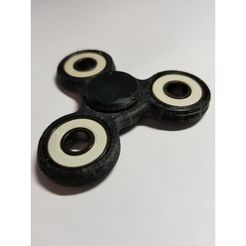 c350bd659880588de8f392ee22f0c2b0_preview_featured.jpg Free 3D file Fidget Spinner with caps・3D printing model to download
