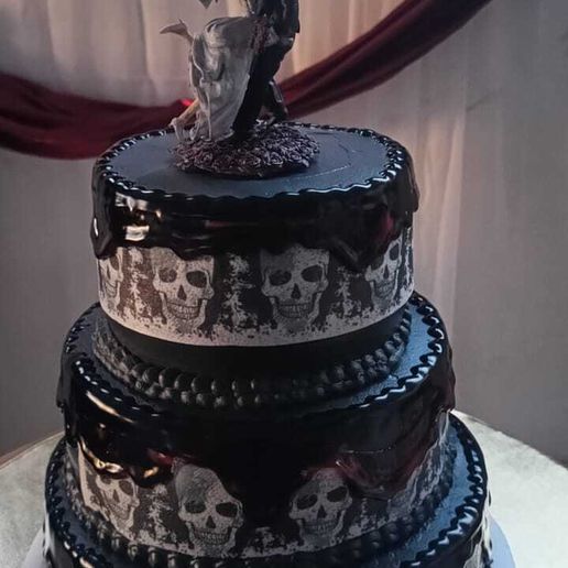 Imagen-de-WhatsApp-2024-07-03-a-las-15.19.46_72ff66df.jpg Skeleton Wedding Cake Topper