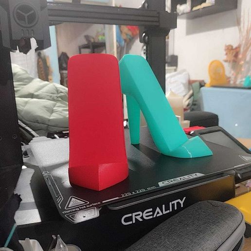 Soporte de telefono de tacon. 3D model