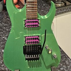 greendinky.jpg Electric Guitar