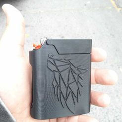 cigarette_case_close.jpeg Cigarette case with lighter