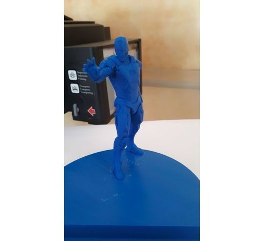 8f7bdd758d02145fc3dda9430bc60a33_preview_featured.jpeg Iron man Support de téléphone