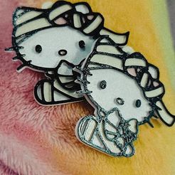 IMG_20230814_175909_221.jpg STL file Hello Kitty keychain in mummy costume・3D printable model to download