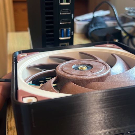 MINIS FORUM AR900i + noctua120mmファン Amazon.com: Noctua NF-F12 PWM, Premium Quiet Fan, 4-Pin (120mm