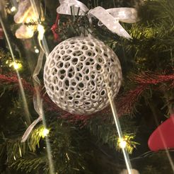 IMG_8431.jpg Voronoi christmas ornament