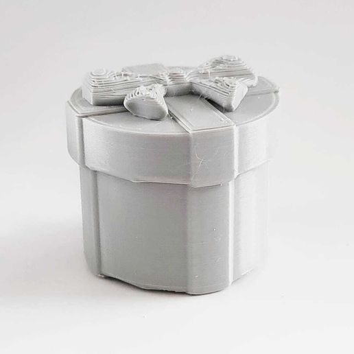 RoundGiftBox4.jpg Cute Round Gift Box