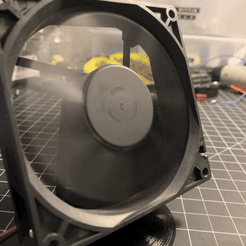 IMG_1230_Lively.GIF Archivo STL gratis Soporte simple para el ventilador de la PC・Objeto de impresión 3D para descargar